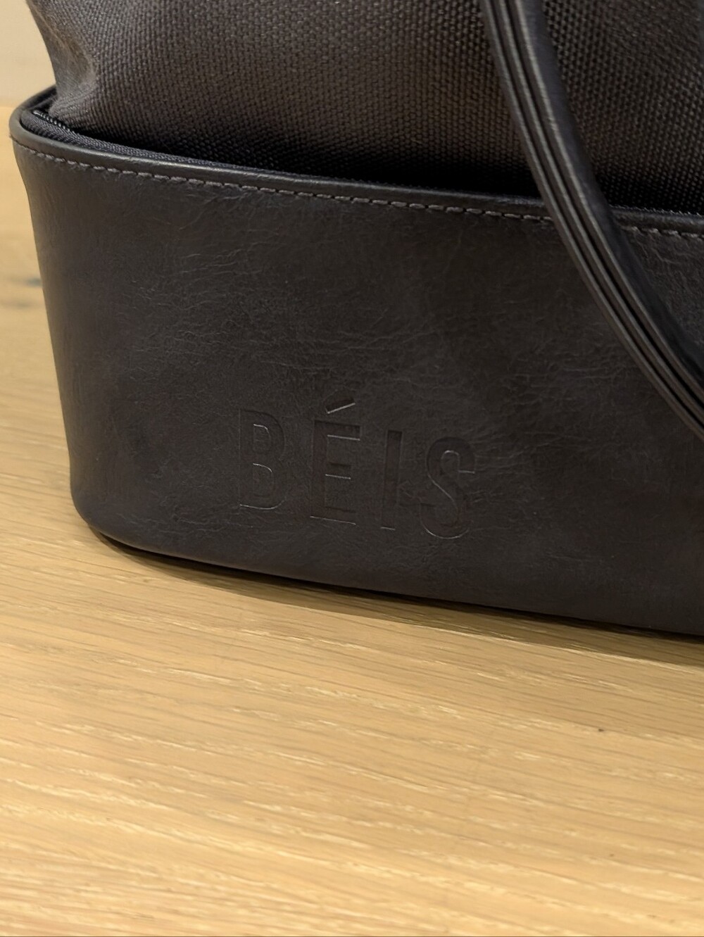 Beis Mini Weekender - Picture 3 of 10